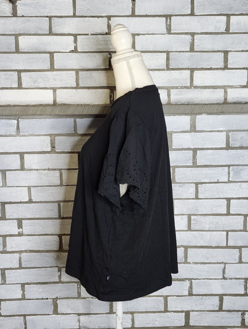 • Gap Women's Short Eyelet Sleeve Boxy T-Shirt Size XXL Black Cotton Modal Blend - Picture 3 of 11